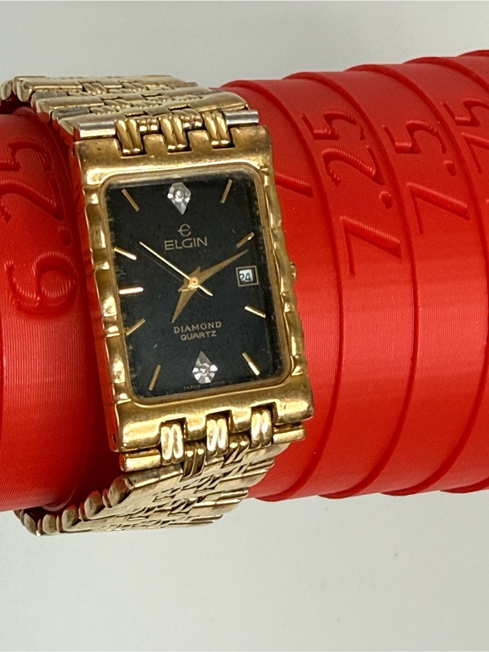 Elgin vintage 80s Gold-Tone Diamond Quartz Dress Watch - Black Dial